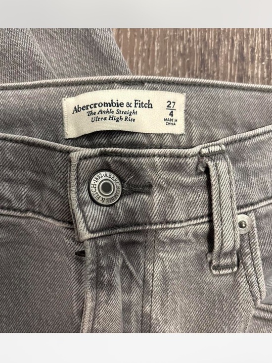 Abercrombie & Fitch Denim - Abercrombie & Fitch Men’s Ankle Straight Jeans - Light Gray Wash